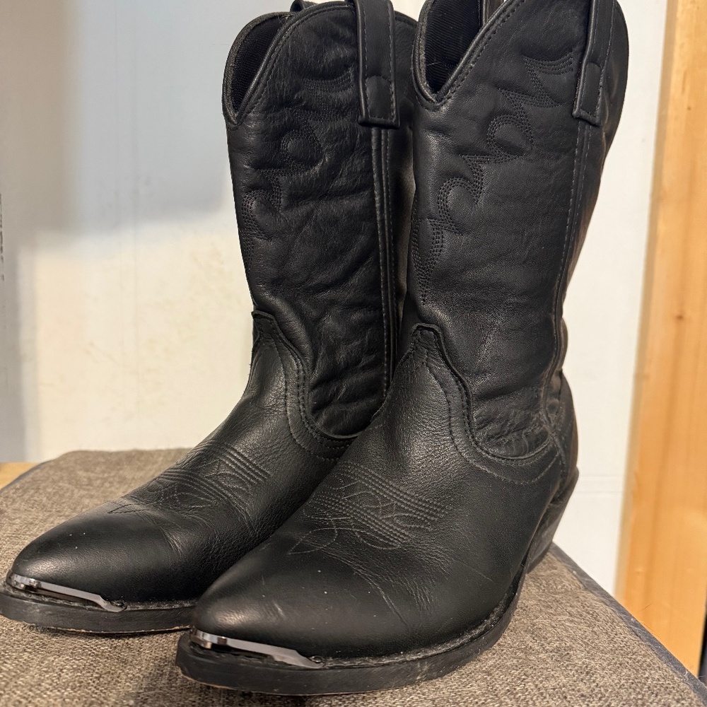 (SOLD) Black Cowgirl Boots